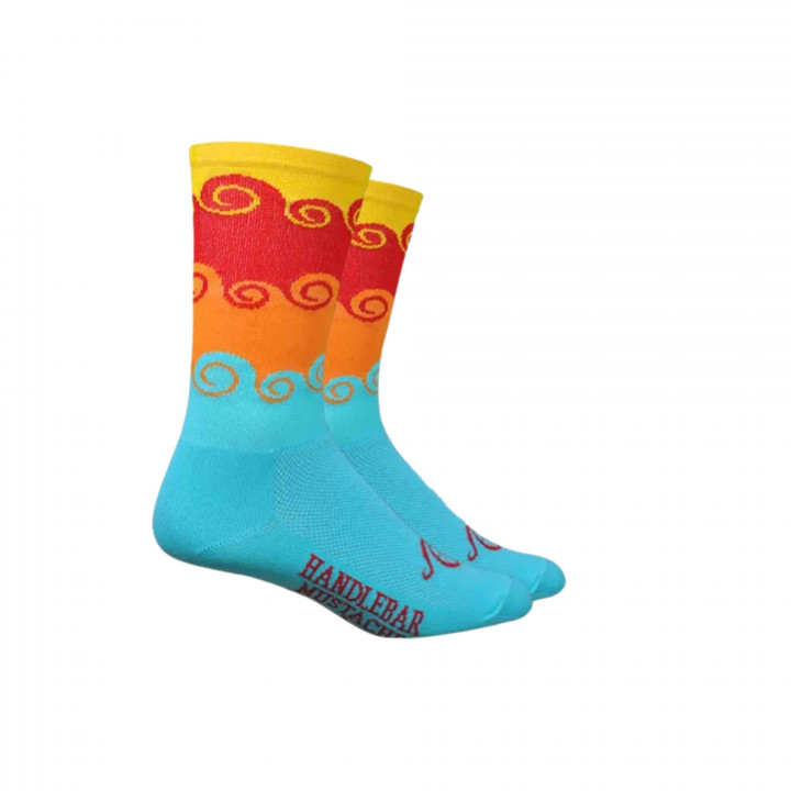 Chaussettes defeet autour des vagues en vente sur cyclonesocks.com