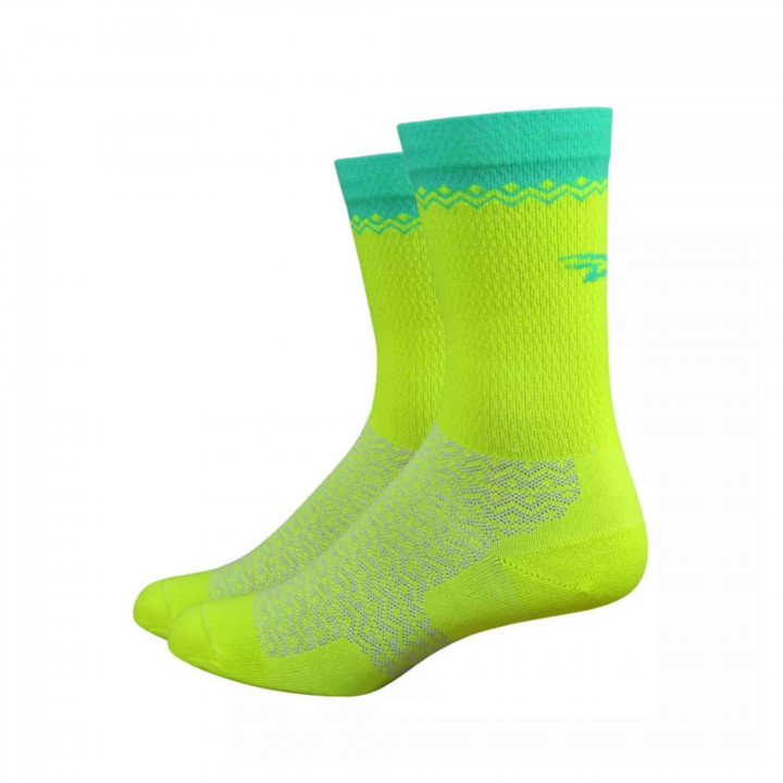 Chaussettes Defeet Levitator Lite (coupe femmes) en vente sur cyclonesocks.com