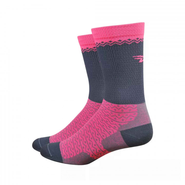 Chaussettes Defeet Levitator Lite (coupe femmes) en vente sur cyclonesocks.com