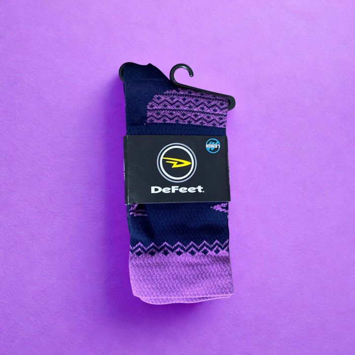 Chaussettes Defeet Levitator Lite (coupe femmes) en vente sur cyclonesocks.com
