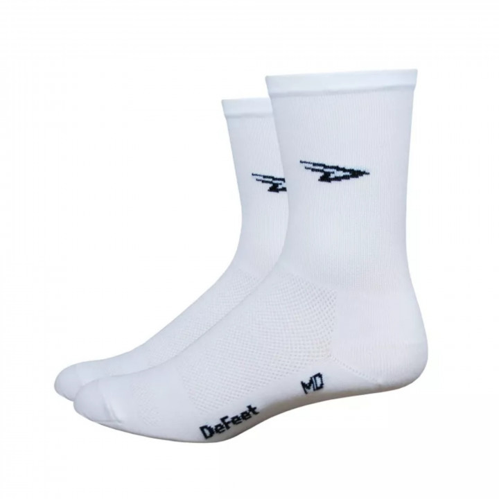 Chaussettes Defeet Aireator blanc en vente sur cyclonesocks.com.